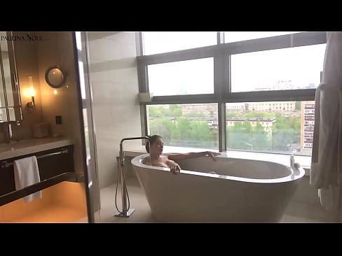 ❤️ Strastveno drka svoju macu u kupatilu ️ Analni video kod nas ☑
